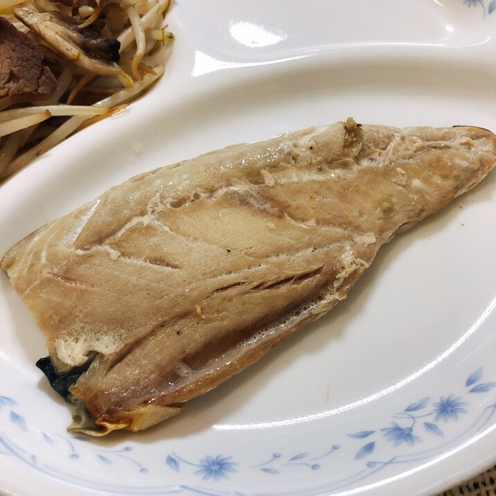 ふっくらジューシー！フライパンでサバの塩焼き